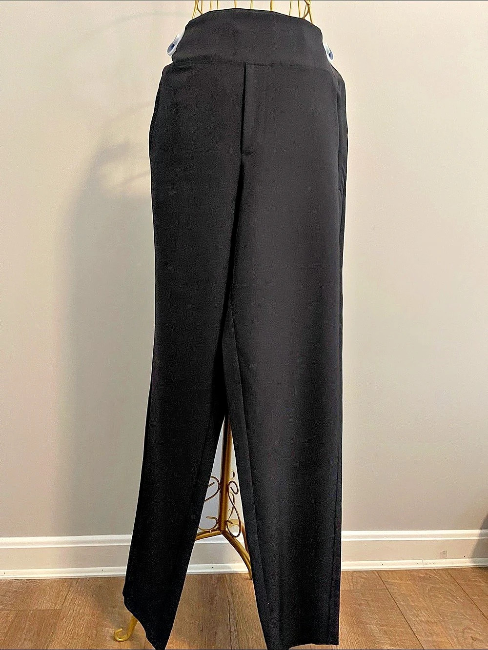 Athleta Endless High Rise Pant Size 6/8 Black Straight Leg Pants pull on . Pocke